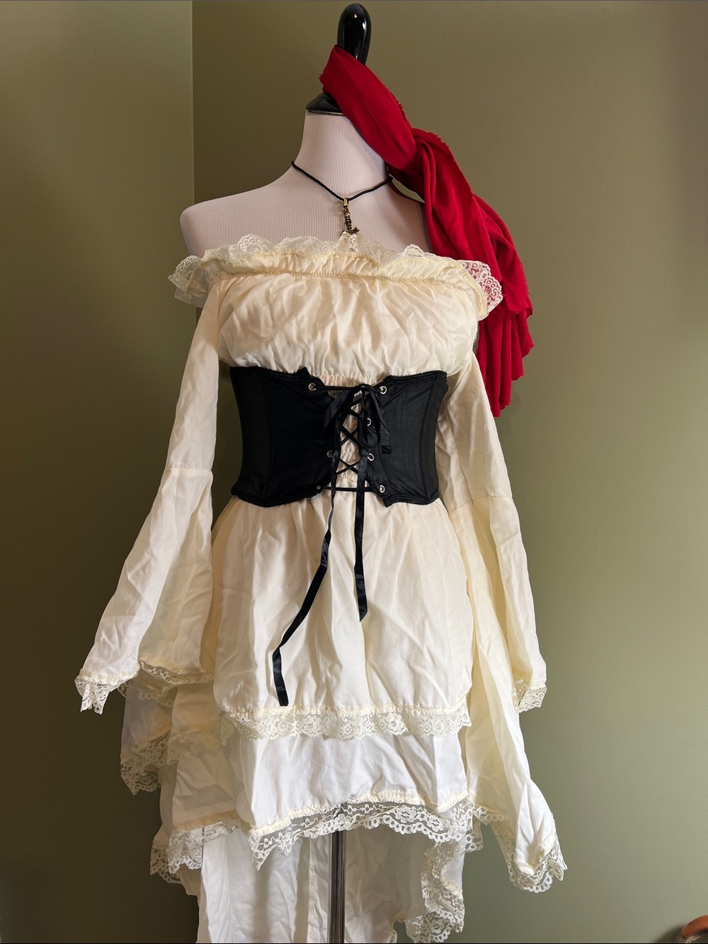 Women’s Pirate Wench Costume